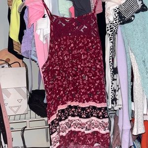 maroon tank top